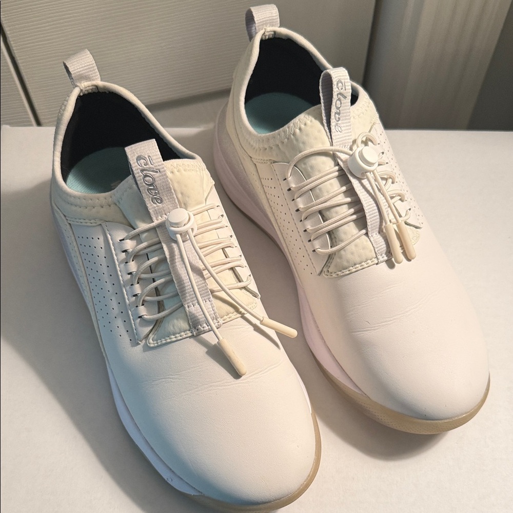 Clove Sneakers - white 8.5 - only worn 1 time